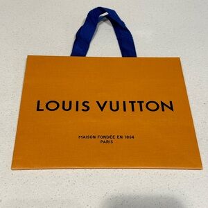 Louis Vuitton small paper bag (authentic)